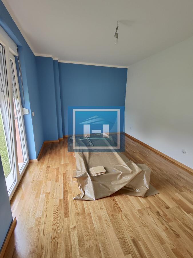 Legalizovana moderno opremljena kuća u Donjem Štiplju 34