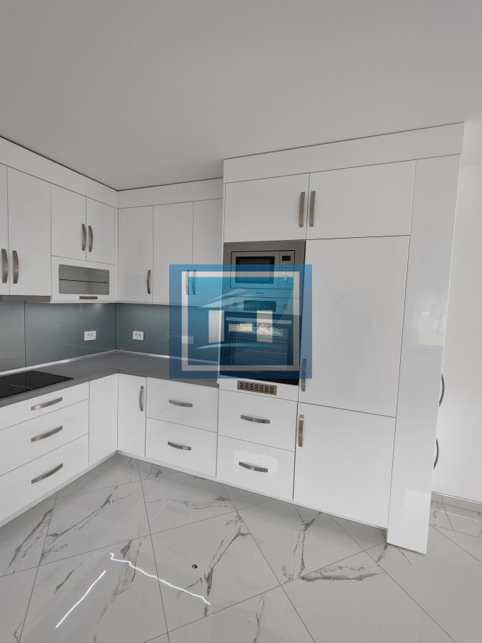 Legalizovana moderno opremljena kuća u Donjem Štiplju 42