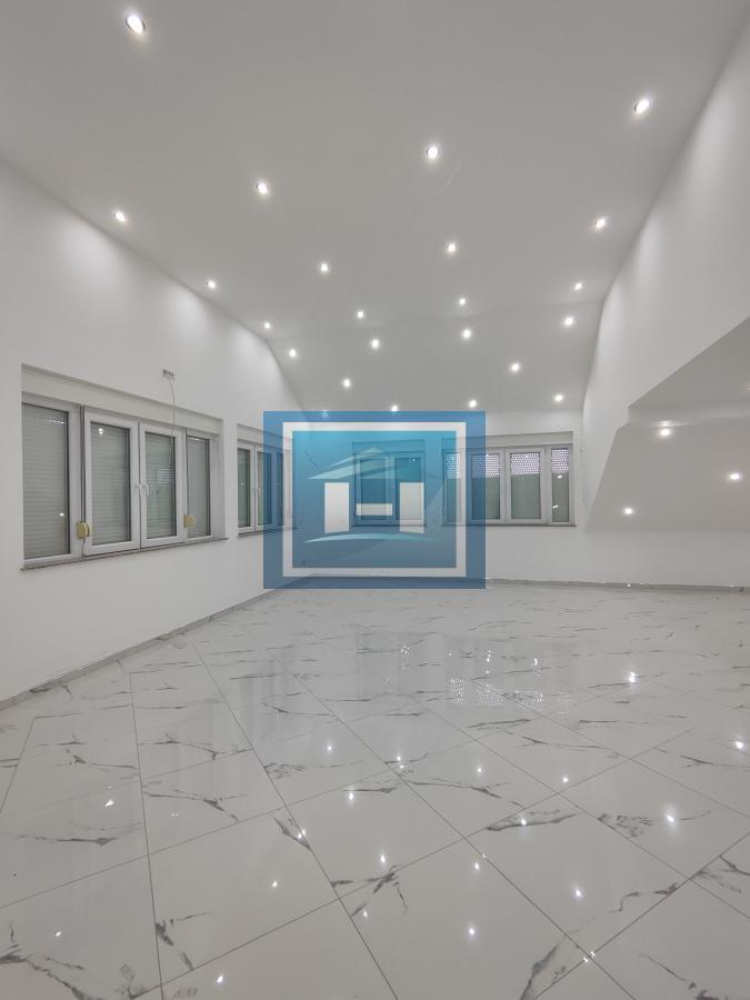 Legalizovana moderno opremljena kuća u Donjem Štiplju 47