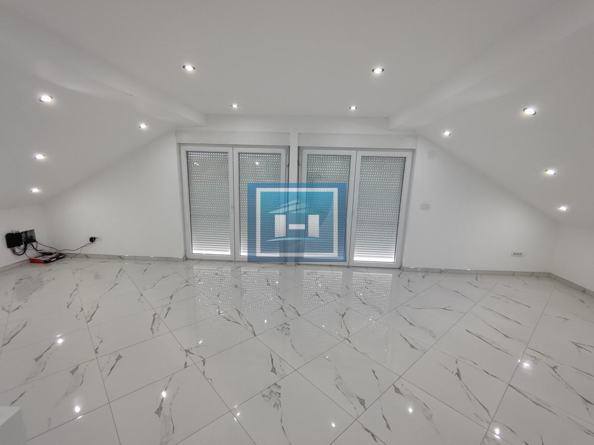 Legalizovana moderno opremljena kuća u Donjem Štiplju 49