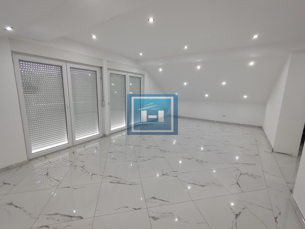 Legalizovana moderno opremljena kuća u Donjem Štiplju 50