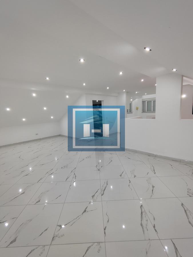 Legalizovana moderno opremljena kuća u Donjem Štiplju 51