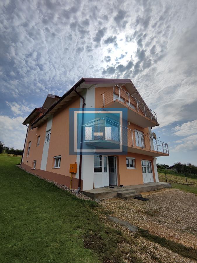 Legalizovana moderno opremljena kuća u Donjem Štiplju 66