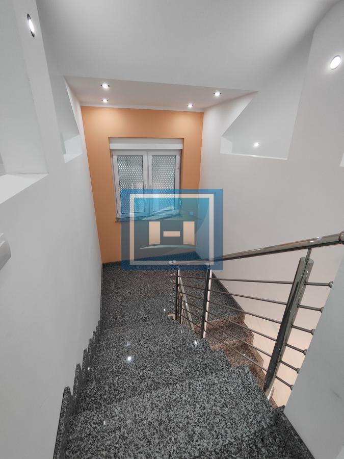 Legalizovana moderno opremljena kuća u Donjem Štiplju 58