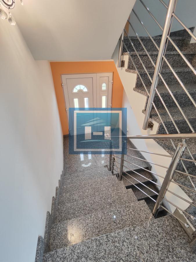 Legalizovana moderno opremljena kuća u Donjem Štiplju 59