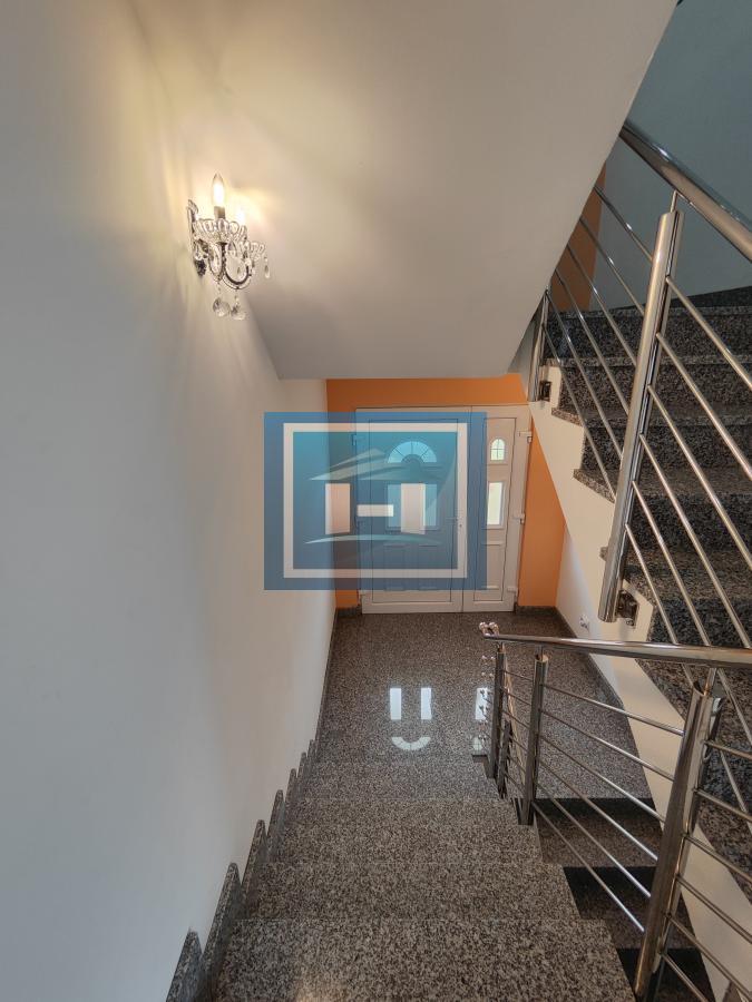 Legalizovana moderno opremljena kuća u Donjem Štiplju 60