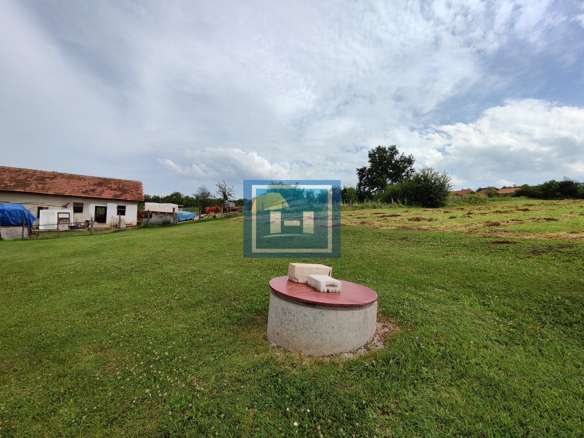 Legalizovana moderno opremljena kuća u Donjem Štiplju 63