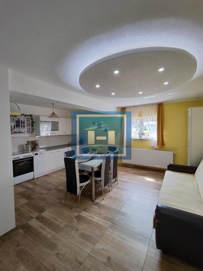 Legalizovana moderno opremljena kuća u Donjem Štiplju 11