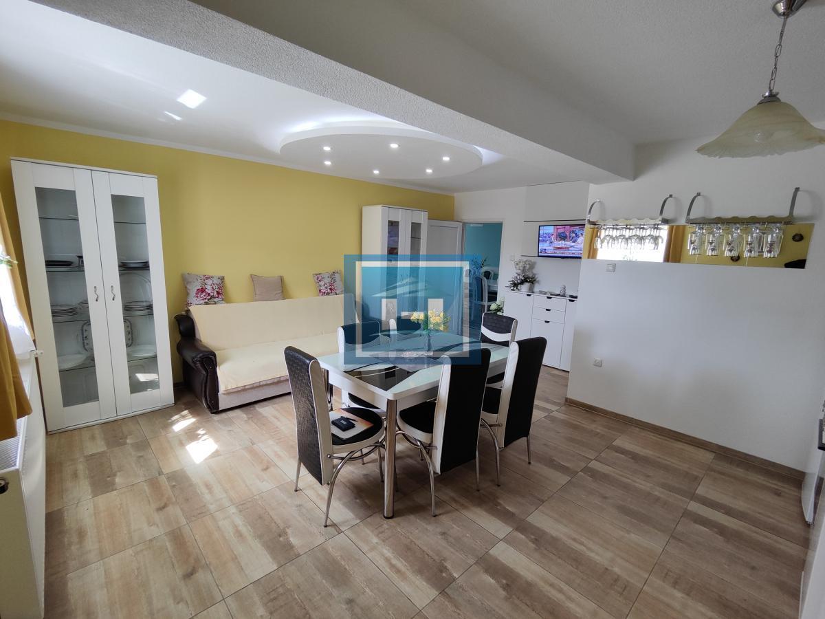 Legalizovana moderno opremljena kuća u Donjem Štiplju 13