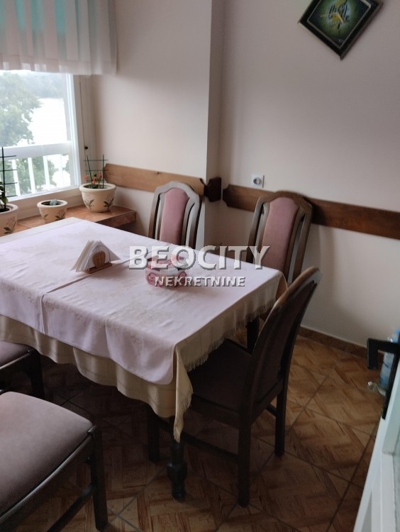 Trosoban stan, 71 m2, Kej ID: 110861 3