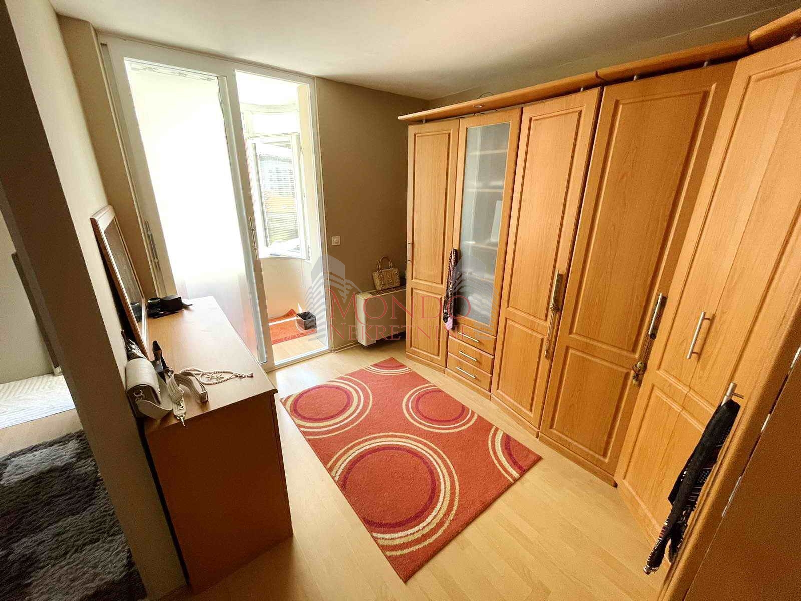 Četvorosoban stan u magodnu, renoviran, cg, Niš 14