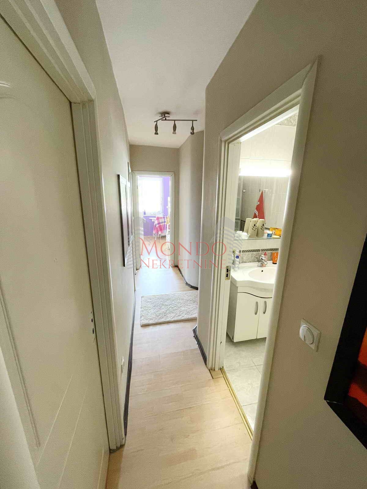 Četvorosoban stan u magodnu, renoviran, cg, Niš 11