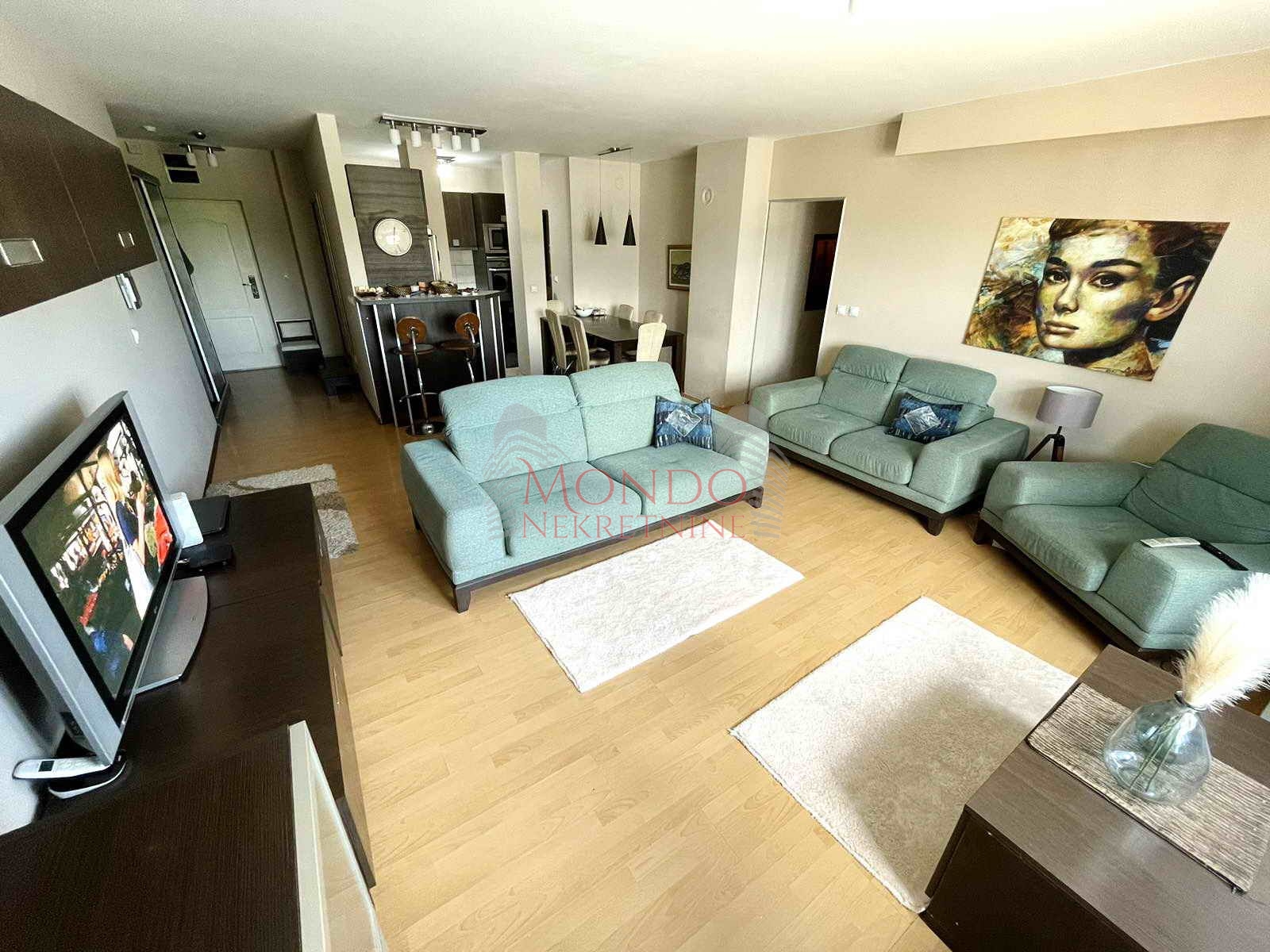 Četvorosoban stan u magodnu, renoviran, cg, Niš 2