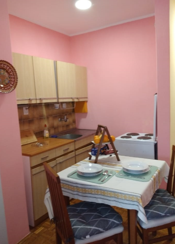 GARSONJERA ZA IZDAVANJE PODBARA EKSTRA LOKACIJA 3