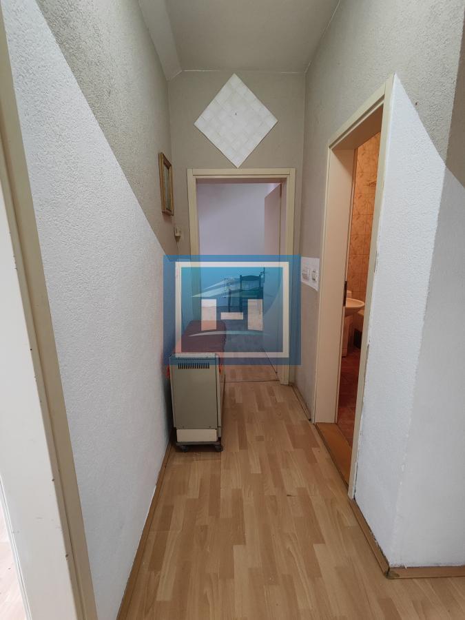 Komforan jednoiposoban stan u mirnom delu grada 1