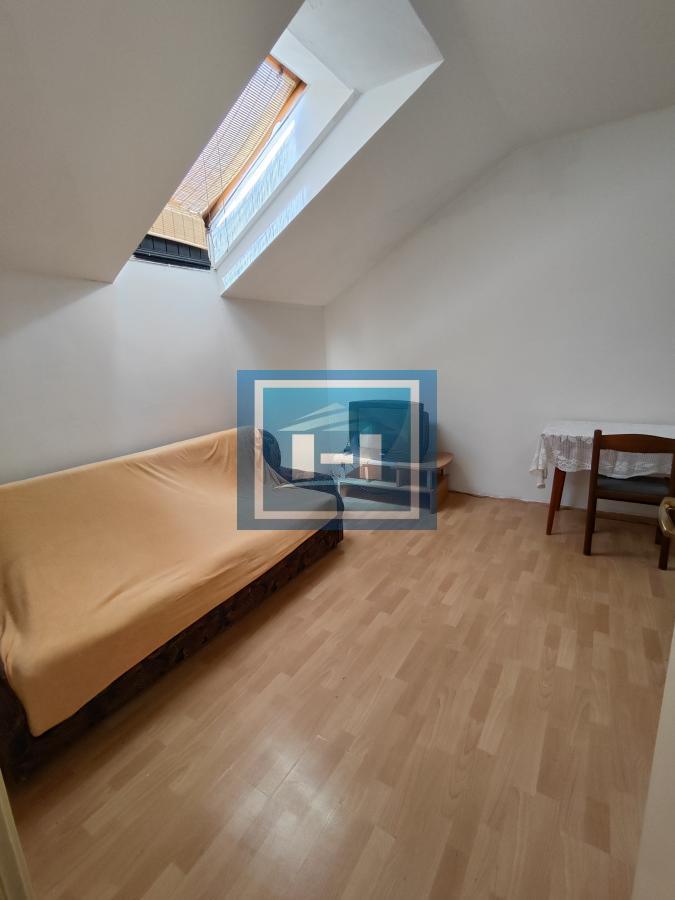 Komforan jednoiposoban stan u mirnom delu grada 11