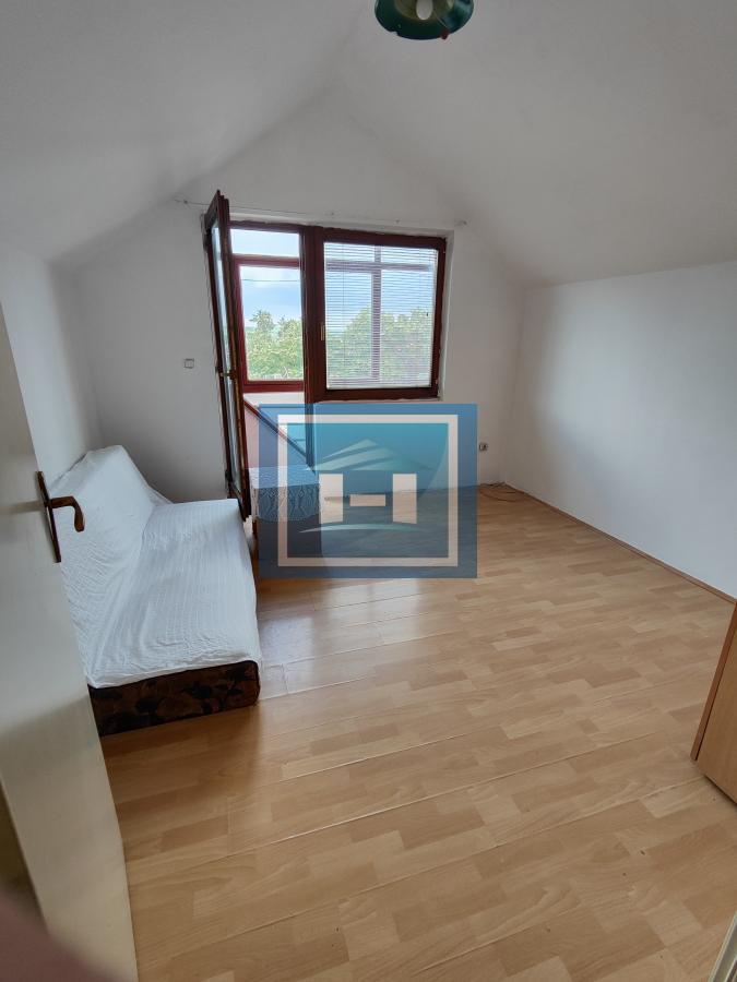 Komforan jednoiposoban stan u mirnom delu grada 3