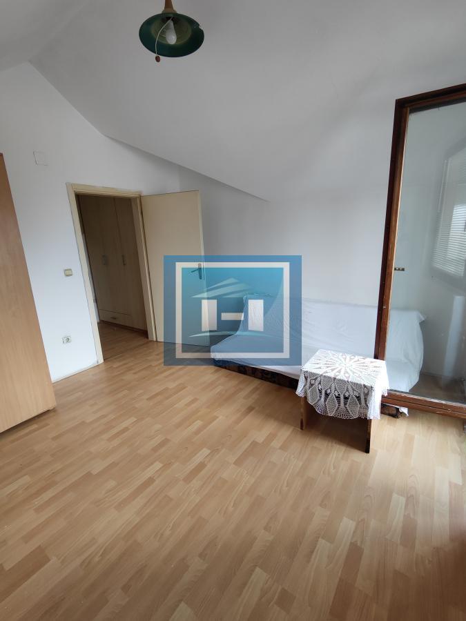 Komforan jednoiposoban stan u mirnom delu grada 5