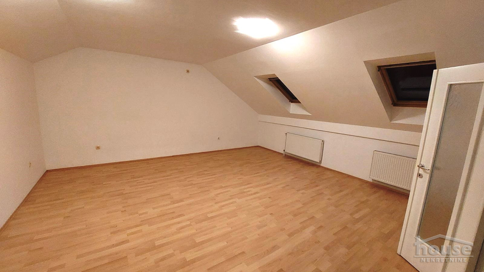 Stan,NOVI SAD,SOCIJALNO 108m2,256470€ , ID: 1056886 5