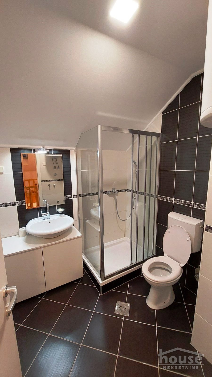 Stan,NOVI SAD,SOCIJALNO 108m2,256470€ , ID: 1056886 19