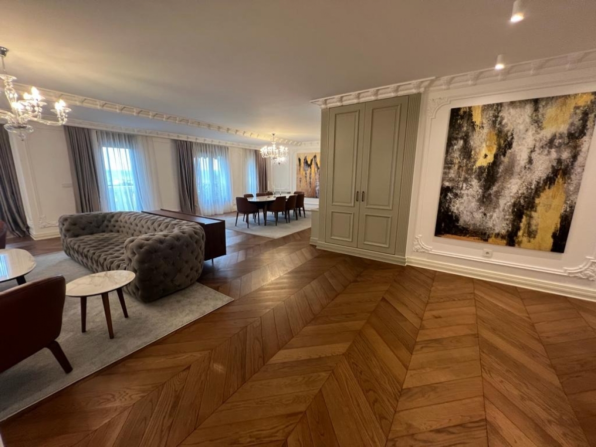 Cetvorosoban lux stan Vracar  garaza 2