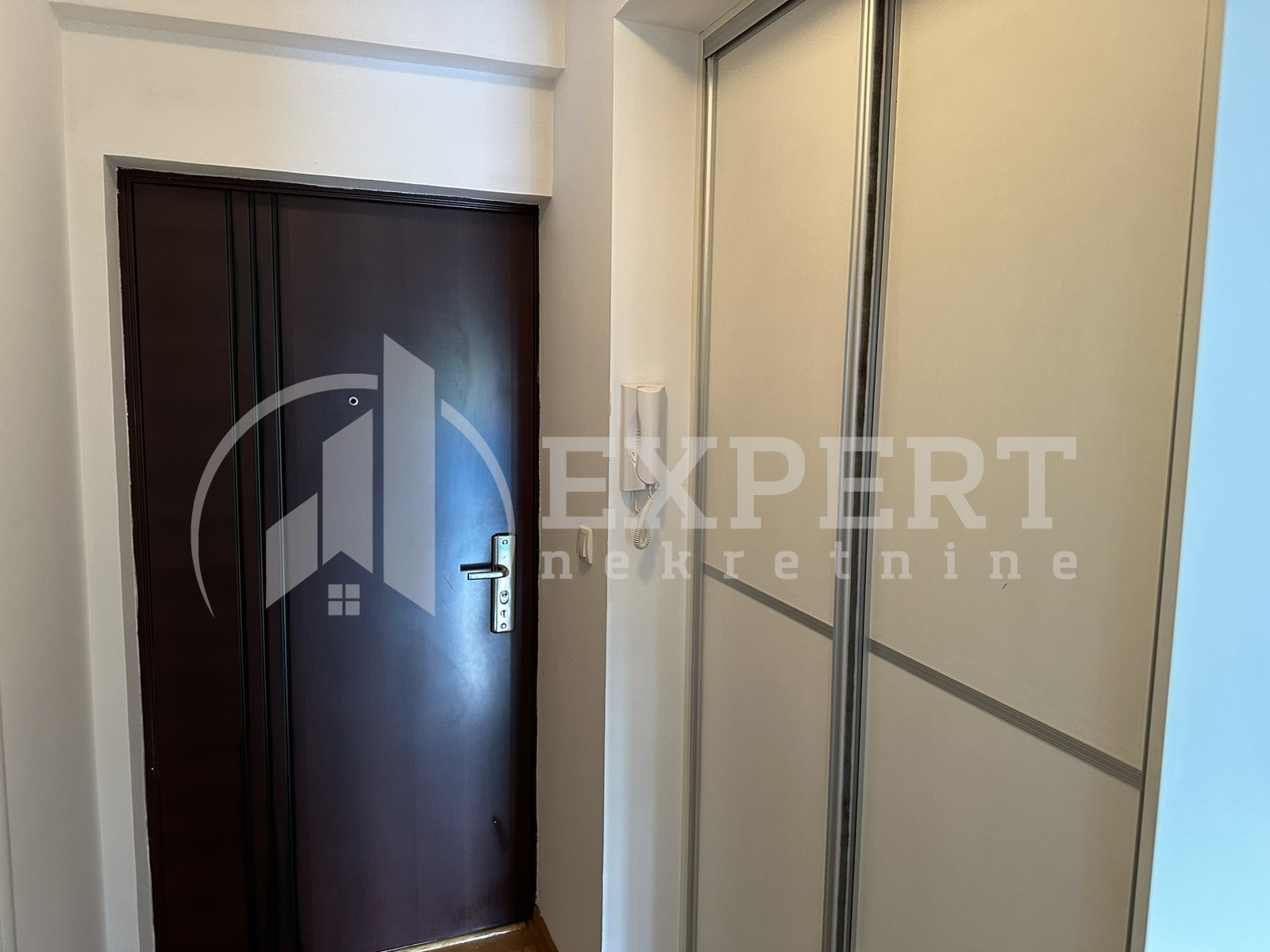 Dvosoban stan, 53 m2, Čair, Prvomajska ID: i-011895 12