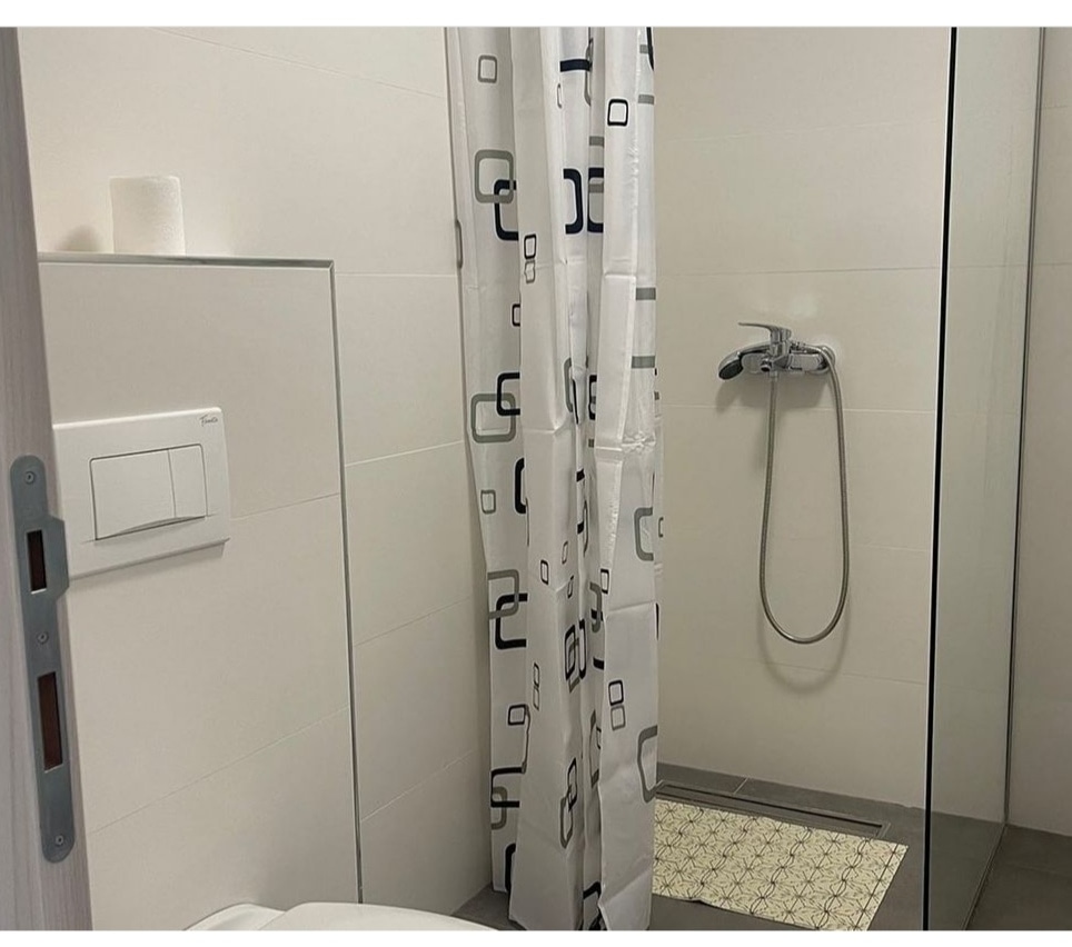 Prodajem apartman u centru Zlatibora 4