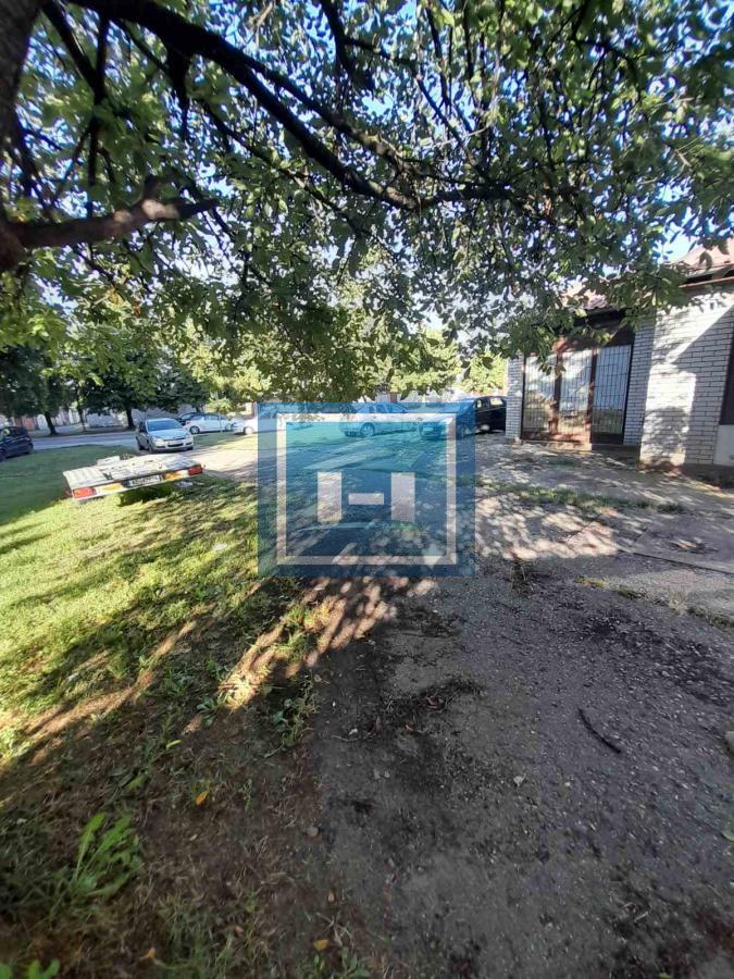 Poslovni prostor preuredjen u stan 10