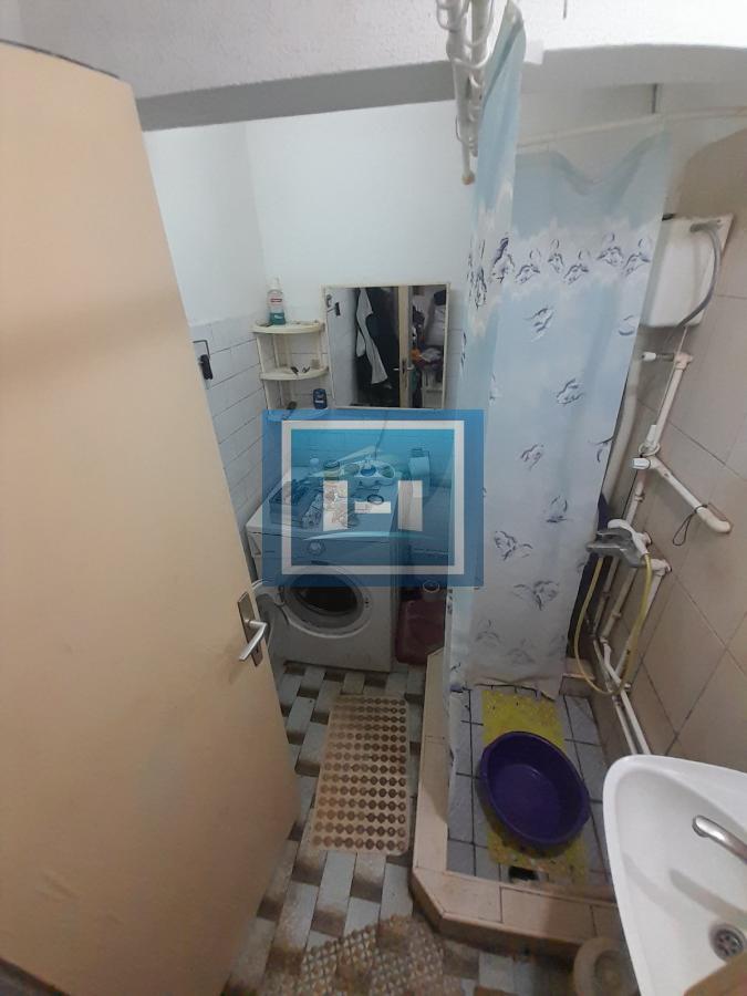 Poslovni prostor preuredjen u stan 7