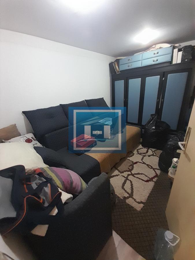 Poslovni prostor preuredjen u stan 8