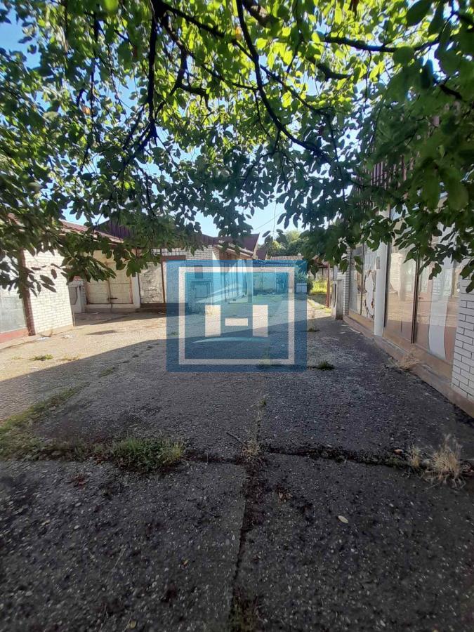 Poslovni prostor preuredjen u stan 9