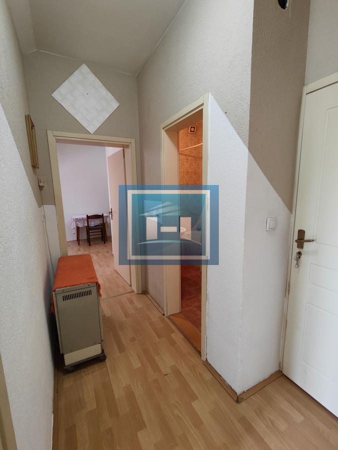 Komforan jednoiposoban stan u mirnom delu grada 7