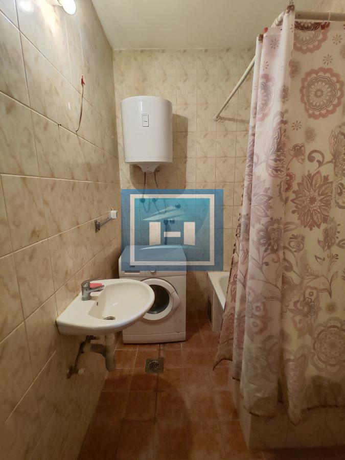 Komforan jednoiposoban stan u mirnom delu grada 9