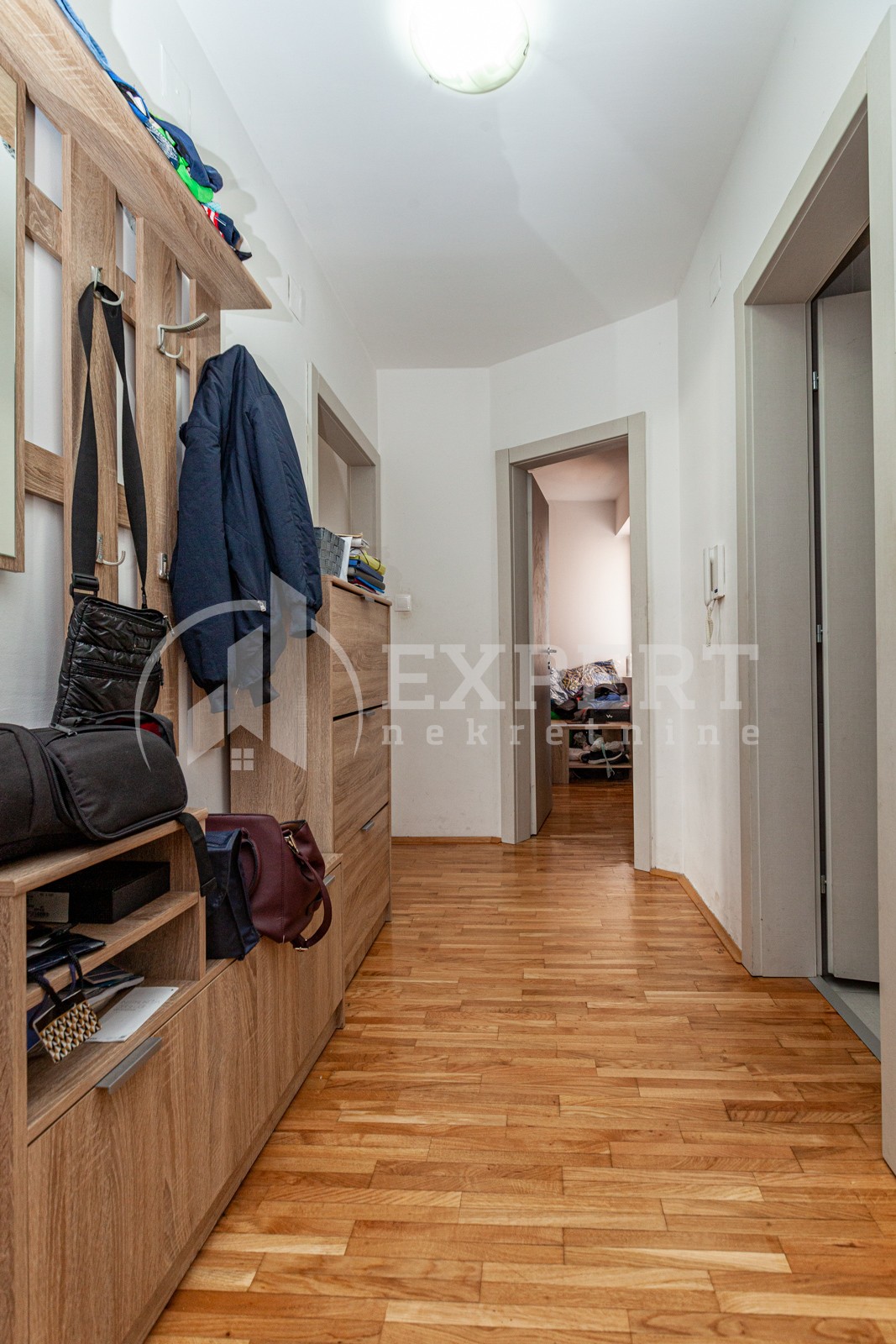 Dvosoban stan, 81 m2, Crveni Pevac, Cara Dušana ID: i-03912 11