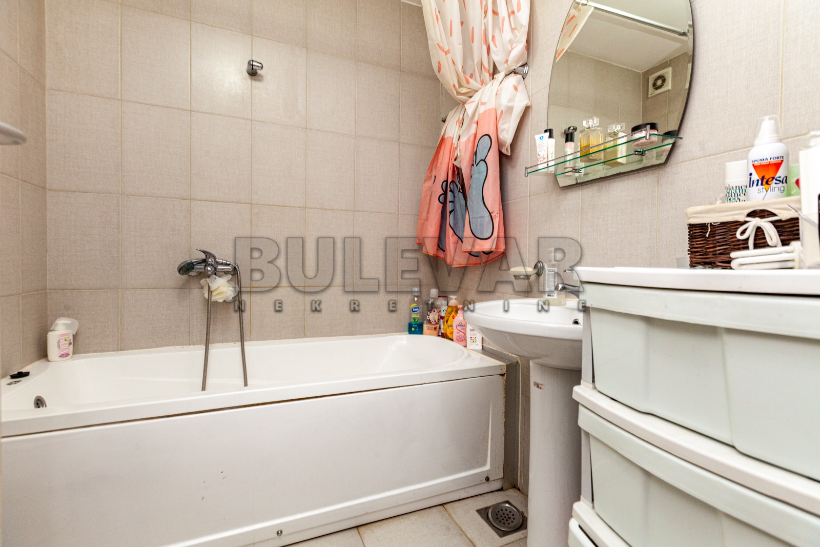 Dvosoban stan, 81 m2, Crveni Pevac, Cara Dušana ID: i-03912 13