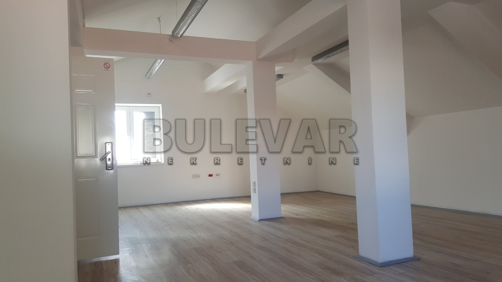 Lokal, 150 m2, Filozofski fakultet, Kralja Stefana Prvovenčanog ID: i-011938 12