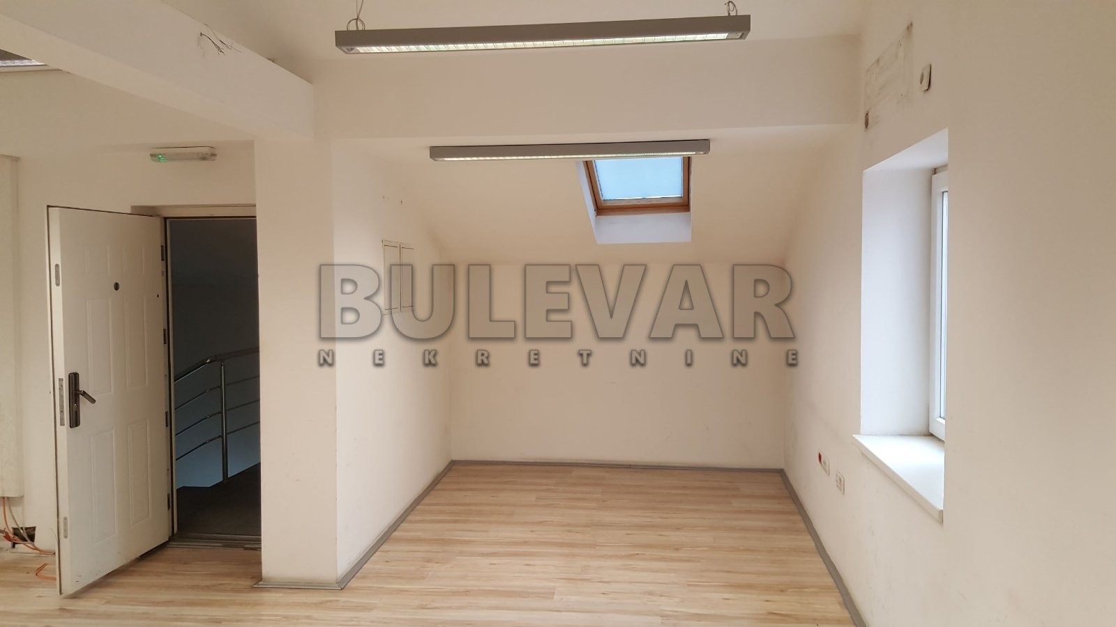 Lokal, 150 m2, Filozofski fakultet, Kralja Stefana Prvovenčanog ID: i-011938 3