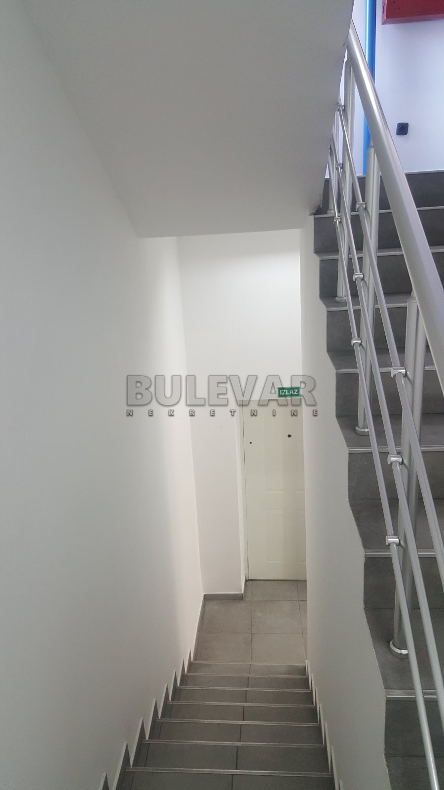 Lokal, 150 m2, Filozofski fakultet, Kralja Stefana Prvovenčanog ID: i-011938 6