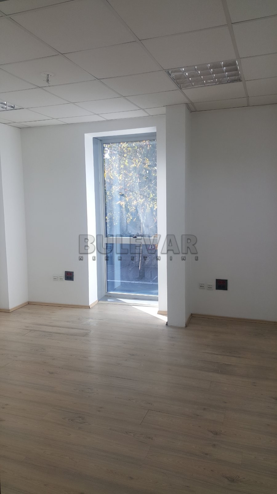 Lokal, 150 m2, Filozofski fakultet, Kralja Stefana Prvovenčanog ID: i-011938 9