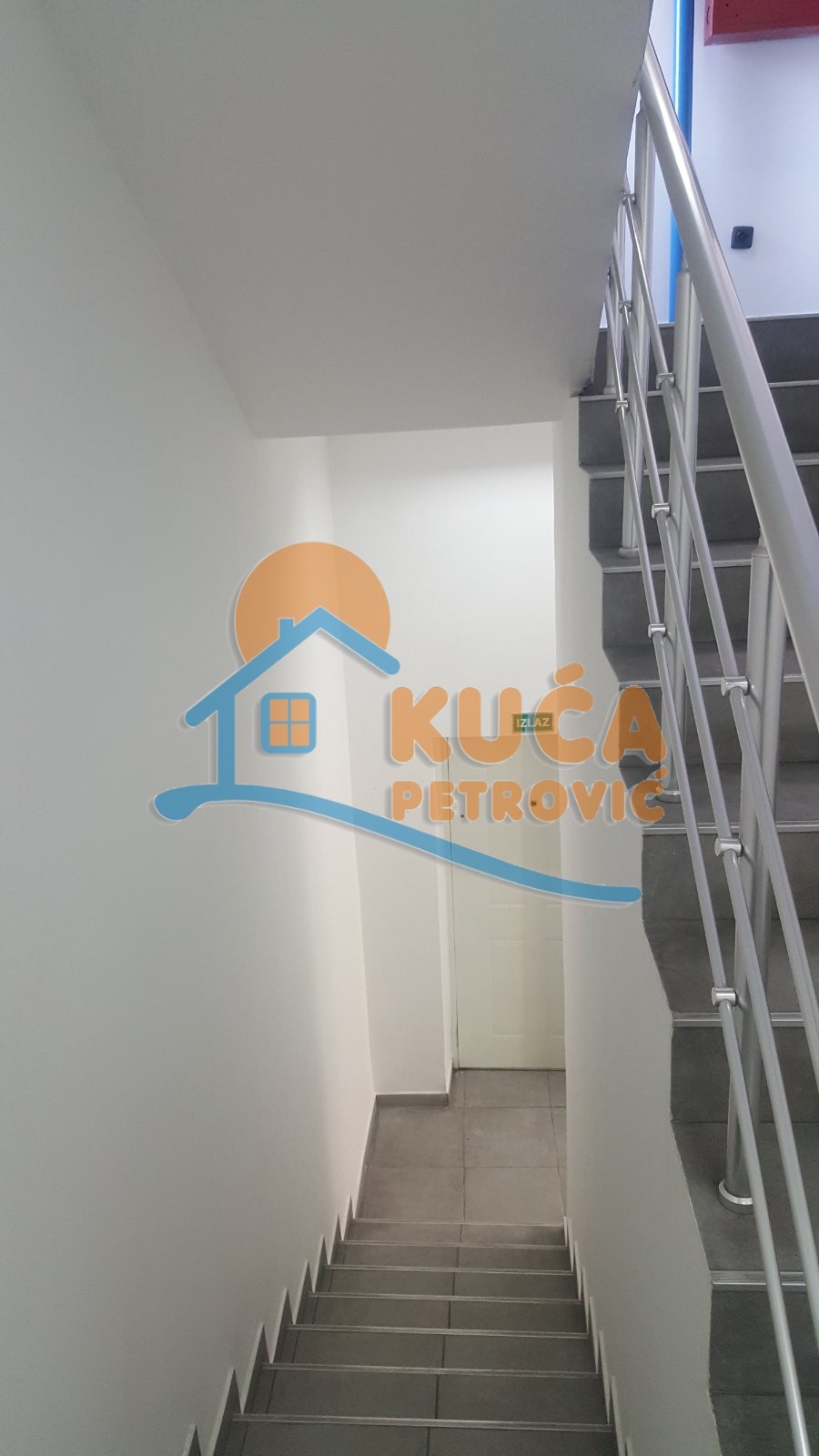 Lokal, 150 m2, Filozofski fakultet, Kralja Stefana Prvovenčanog ID: i-011938 6