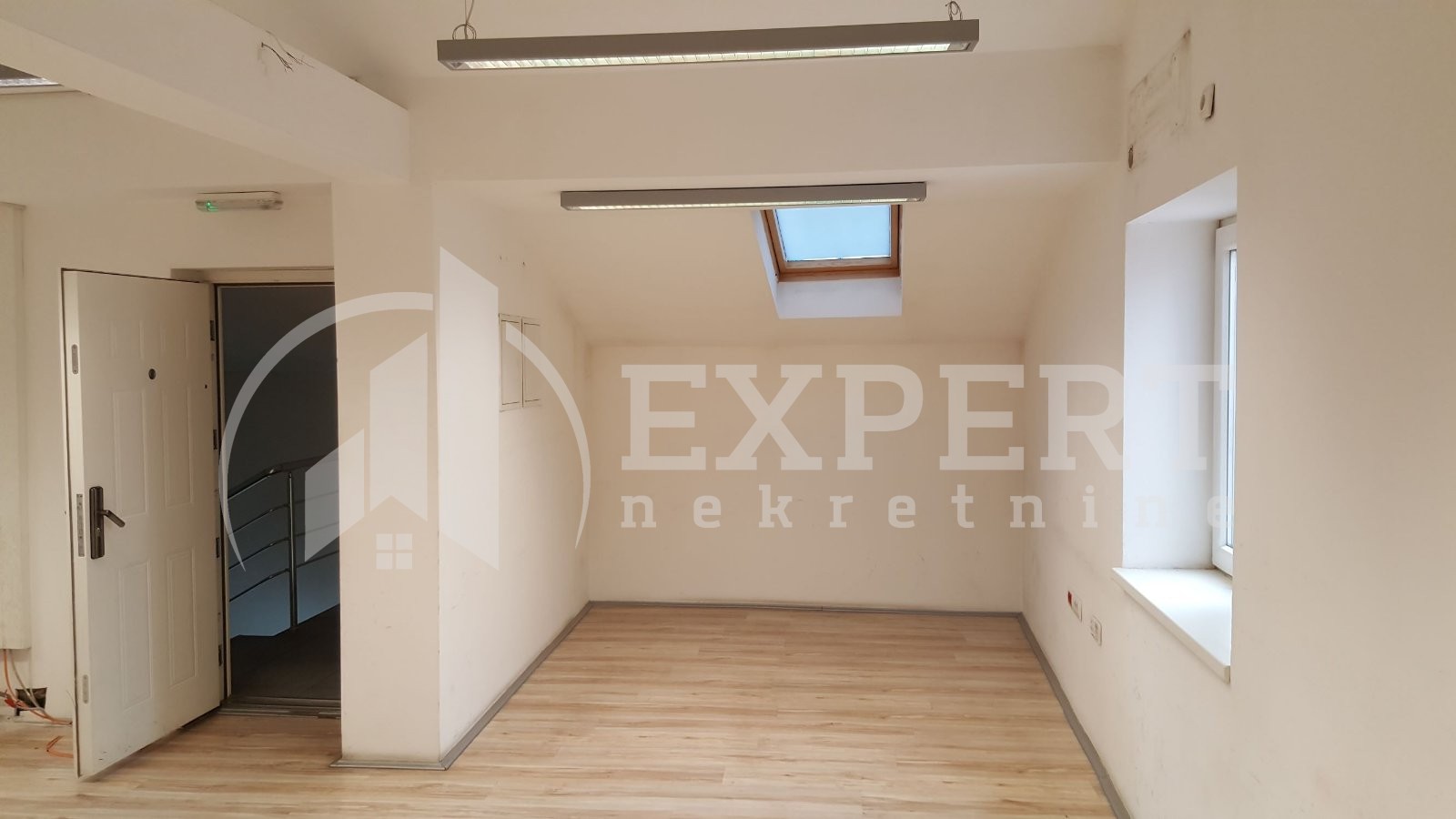 Lokal, 150 m2, Filozofski fakultet, Kralja Stefana Prvovenčanog ID: i-011938 3
