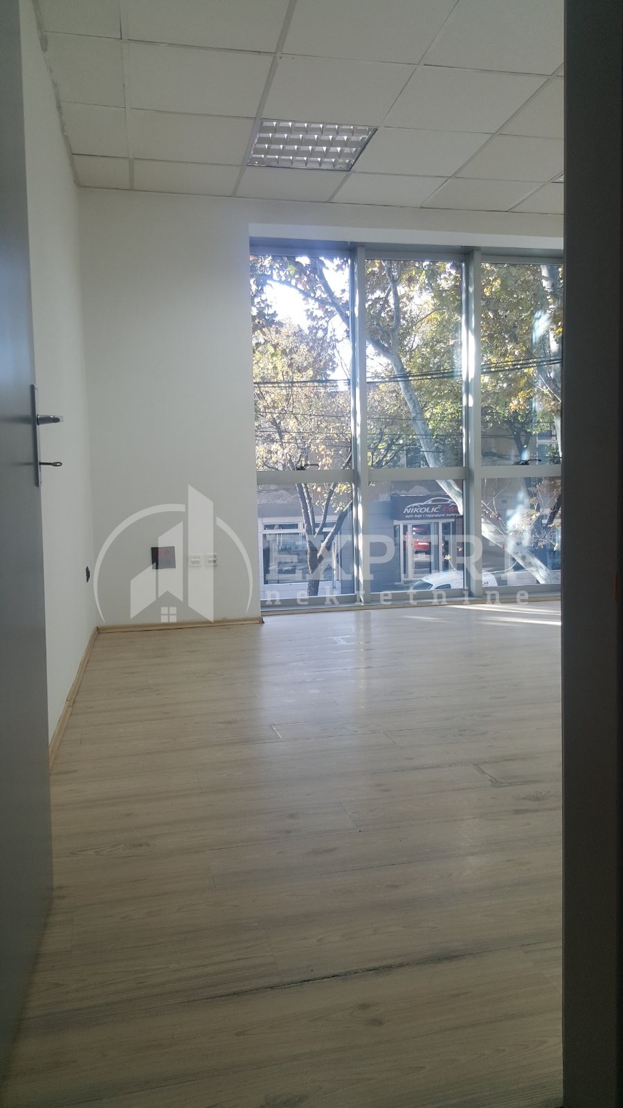 Lokal, 150 m2, Filozofski fakultet, Kralja Stefana Prvovenčanog ID: i-011938 11