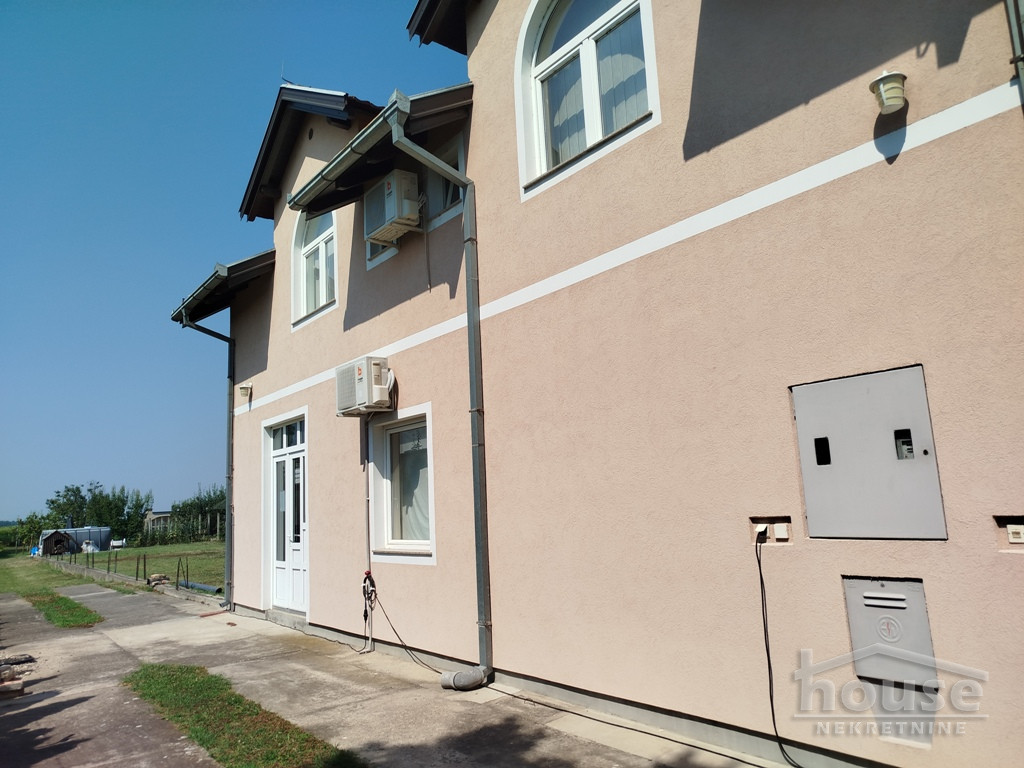 Kuće,RUMENKA,KRAJ SELA 180m2,1300€ , ID: 9116563 1