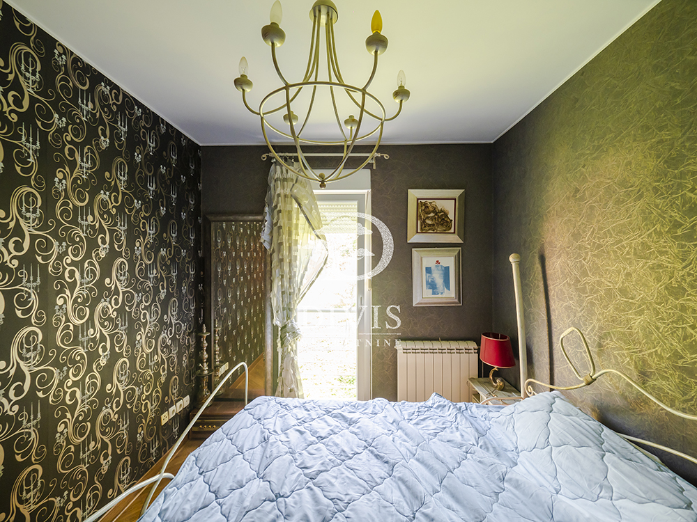 Prodajemo odličan stan kod Belog dvora 81 m2 4