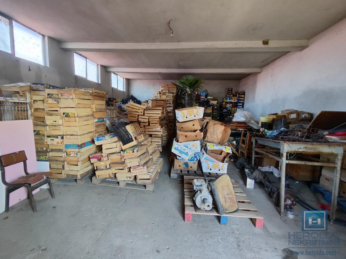 Kuća sa velikim placem 14