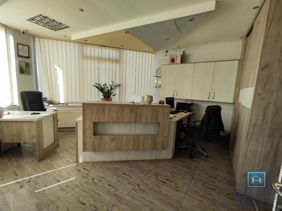 Kuća sa velikim placem 16