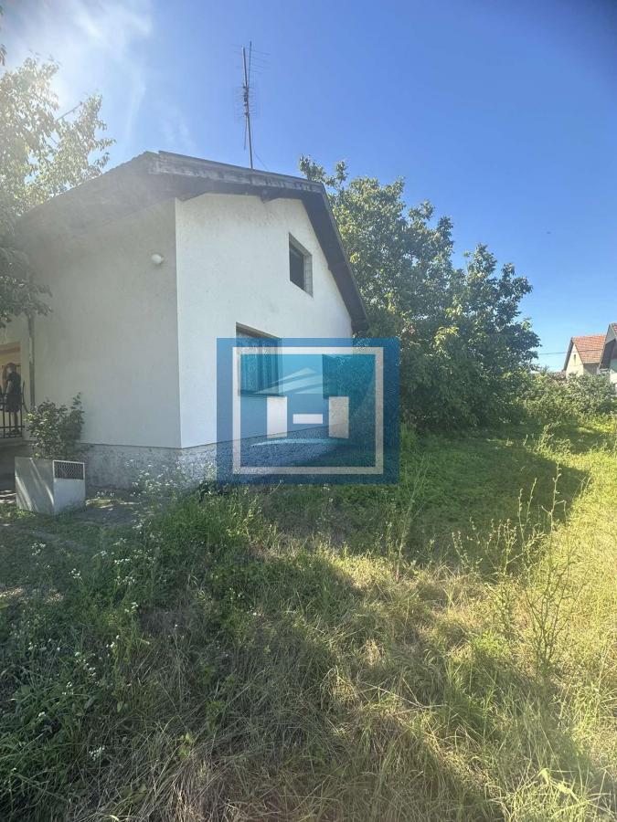 Na prodaju kuća u Terekovom naselju 3