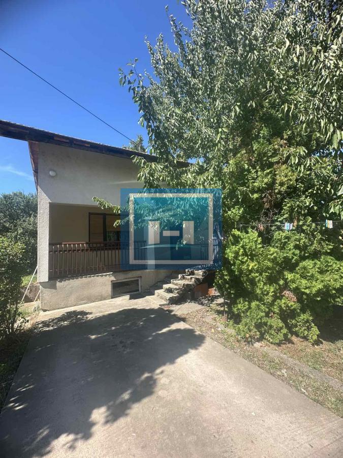 Na prodaju kuća u Terekovom naselju 6