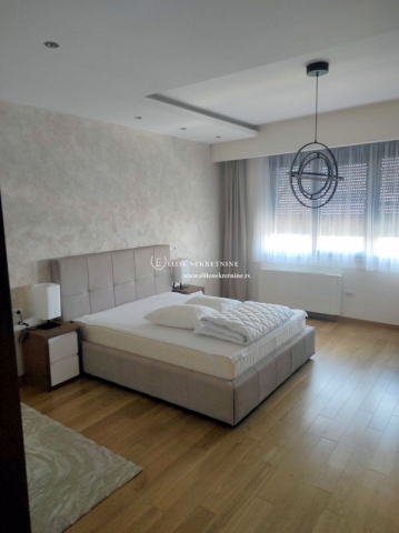 Izdavanje Cetvorosoban lux stan sa garazom Vracar 3