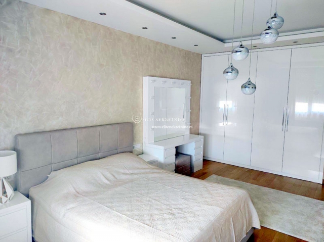 Izdavanje Cetvorosoban lux stan sa garazom Vracar 5